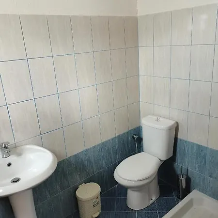 Xhoxho Guest house *